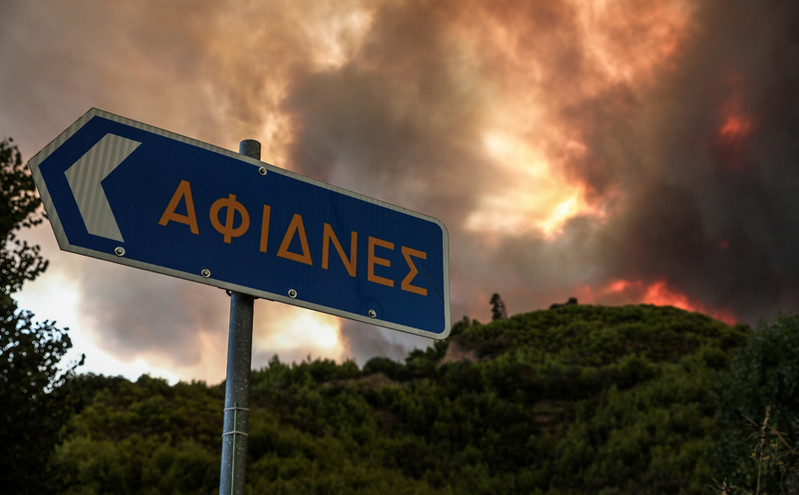 Φωτιές στην Ελλάδα: Στα πρώτα θέματα των διεθνών μέσων