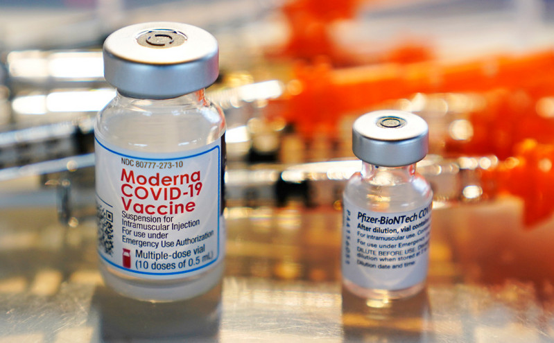 Moderna: Ετοιμάζει εμβόλιο τρία σε ένα &#8211; Θα «χτυπά» κορονοϊό, γρίπη και RSV