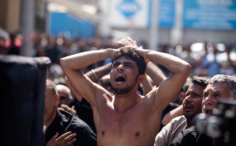 Εικόνες από την γιορτή της Ασούρα &#8211; Το ετήσιο αυτομαστίγωμα σιιτών Μουσουλμάνων στον Πειραιά