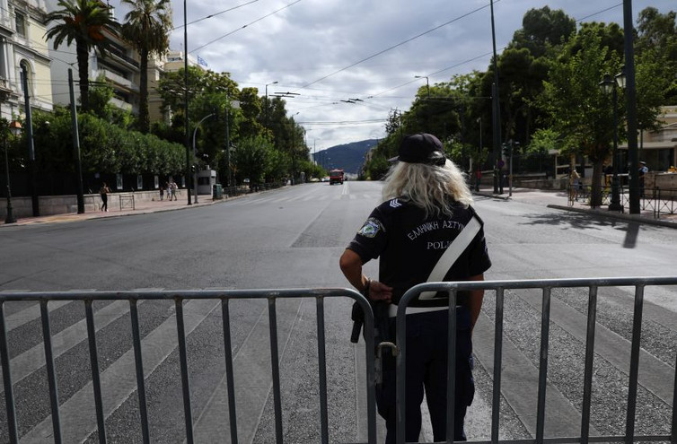28η Οκτωβρίου: Κυκλοφοριακές ρυθμίσεις σε Αθήνα και Πειραιά λόγω των παρελάσεων