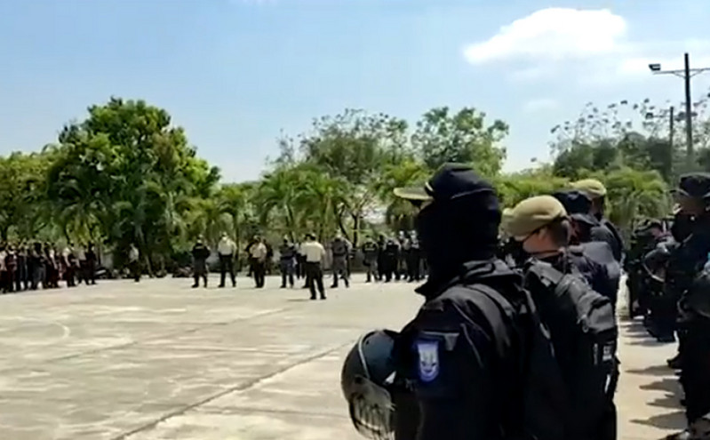 Ισημερινός: Τουλάχιστον 400 αστυνομικοί αναπτύχθηκαν σε φυλακή για να καταστείλουν τις ταραχές