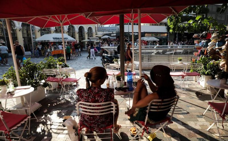 ΕΛΣΤΑΤ: Αύξηση 26,9% στο τζίρο της αγοράς το τρίτο τρίμηνο &#8211; Άλμα 79,9% σε τουρισμό και εστίαση