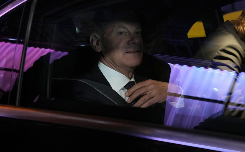 Εκλογές στη Γερμανία: Η χώρα εισέρχεται σε μία περίοδο αβεβαιότητας &#8211; Έχω εντολή να ηγηθώ της κυβέρνησης λέει ο Σολτς