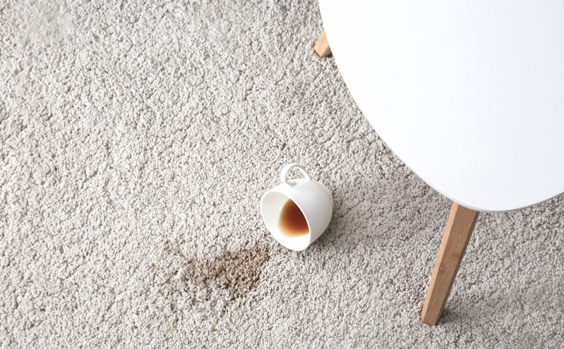 Πώς να αφαιρέσετε τους λεκέδες από καφέ από το καθετί