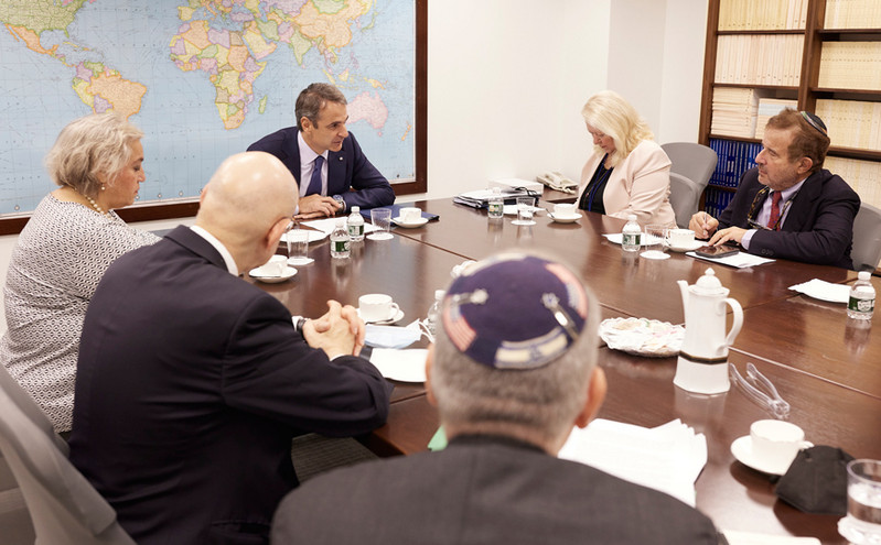 Με εκπροσώπους αμερικανο-εβραϊκών Οργανώσεων συναντήθηκε ο πρωθυπουργός στη Νέα Υόρκη