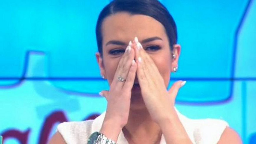 Νικολέττα Ράλλη: Ξέσπασε σε κλάματα στην πρεμιέρα της εκπομπής της