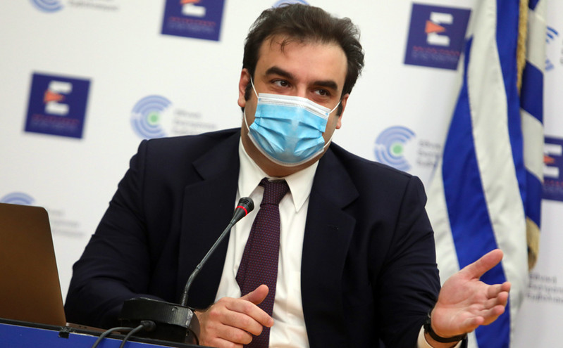 Πιερρακάκης για όσους εμβολιάστηκαν σε χώρες του εξωτερικού: «Σύντομα θα υπάρξει λύση»