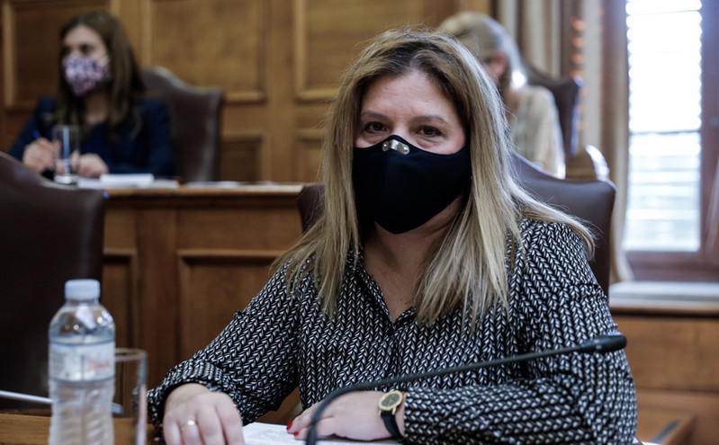 Συρεγγέλα: Μελετάμε τη θεσμοθέτηση έκπτωσης εισιτηρίου για τα μέλη των τρίτεκνων οικογενειών στα μέσα μεταφοράς