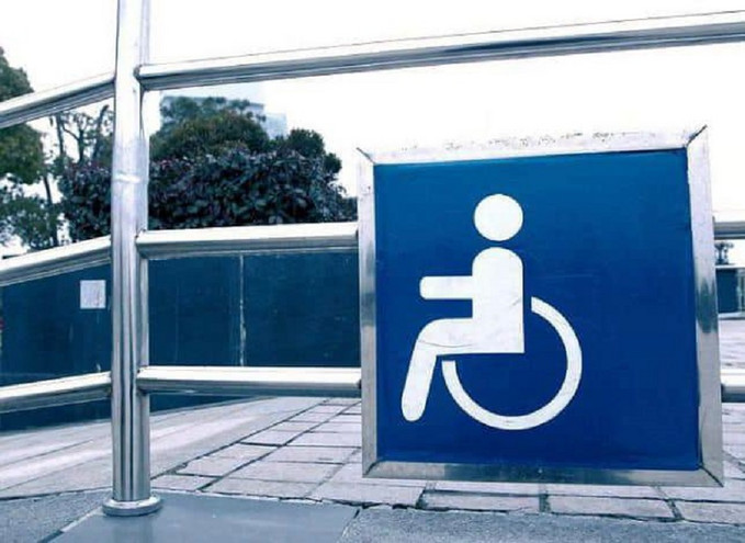 «Η πορεία της γραμμής»: H πρώτη πλήρως προσβάσιμη έκθεση σε άτομα με αναπηρία στην Ελλάδα