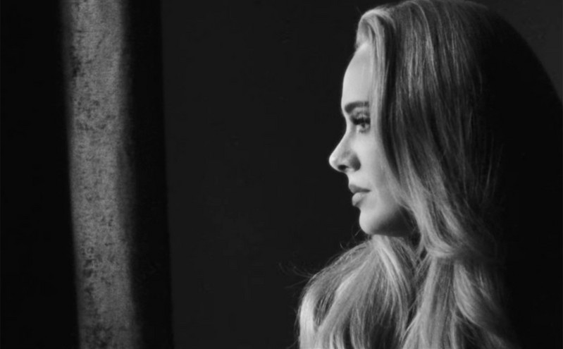 Η Adele «ικετεύει» τον πρώην σύζυγό της να την συγχωρέσει στο νέο της τραγούδι