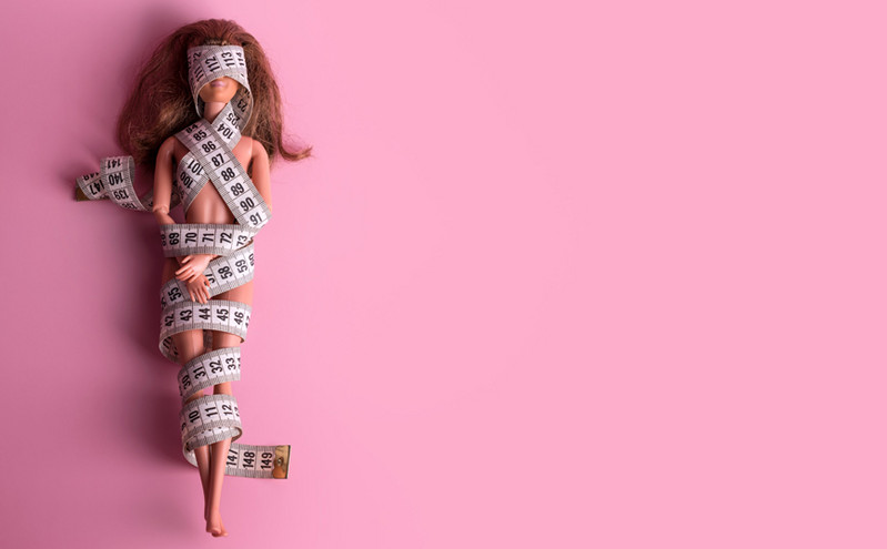 Instagram: Ο αλγόριθμος βομβαρδίζει με εικόνες ανορεξίας λογαριασμούς κοριτσιών με διατροφικές διαταραχές