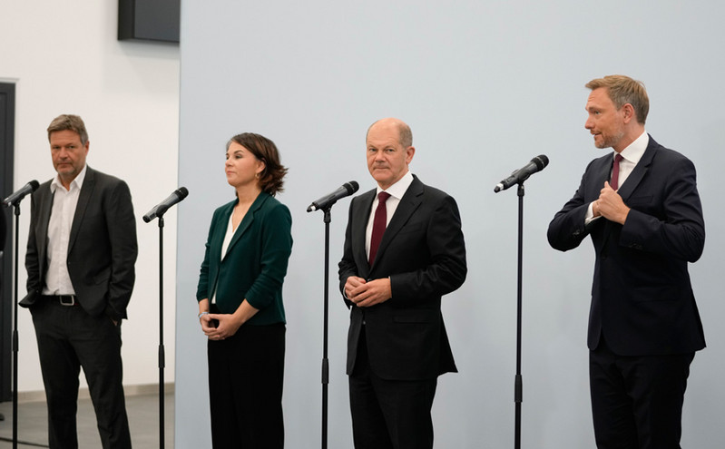 Γερμανία: «Πολυπόθητη νύφη» το υπουργείο Οικονομικών με επίδοξους «μνηστήρες» FDP και Πράσινους