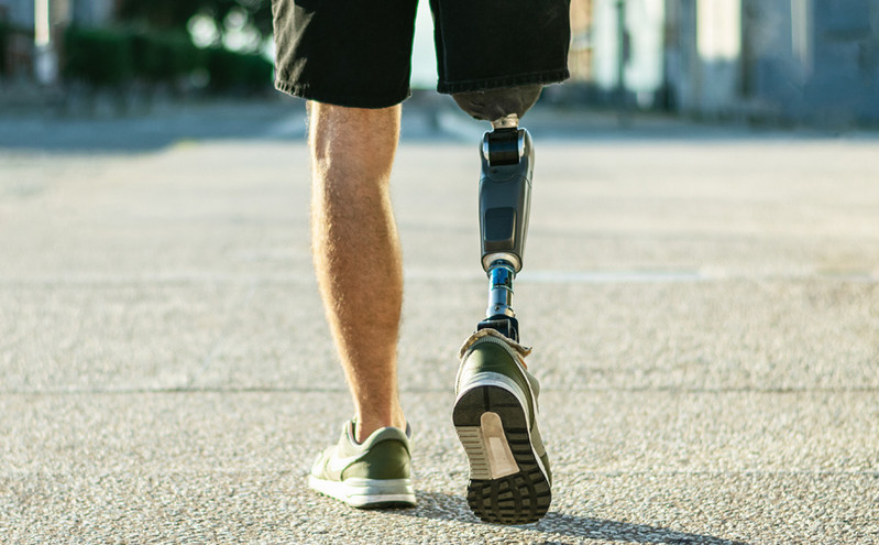 «Έξυπνος» εξωσκελετός υπόσχεται να βελτιώσει το περπάτημα των ασθενών με ακρωτηριασμό πάνω από το γόνατο