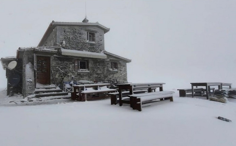Καιρός &#8211; Χιόνισε στον Όλυμπο: Μαγικές εικόνες με το βουνό ντυμένο στα λευκά