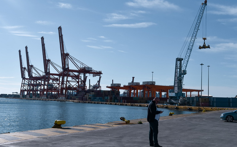 Συνεχίζονται οι κινητοποιήσεις των εργαζομένων στο λιμάνι του Πειραιά