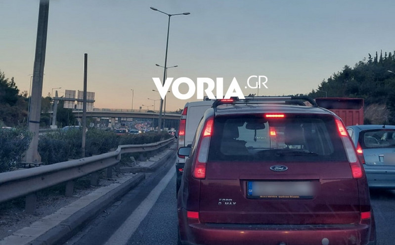 Χάος στη Θεσσαλονίκη: Καραμπόλα με τέσσερα οχήματα στην Περιφερειακή Οδό