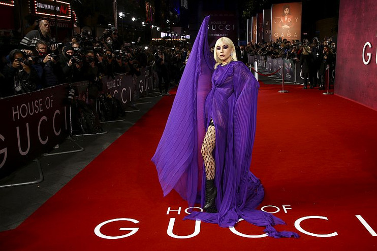 Lady Gaga: Έκλεψε τις εντυπώσεις στην επίσημη πρεμιέρα της ταινίας «House of Gucci»