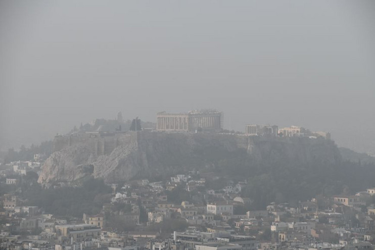 Ομίχλη κάλυψε τον Αττικό ουρανό &#8211; Το διαφορετικό ξύπνημα της πρωτεύουσας