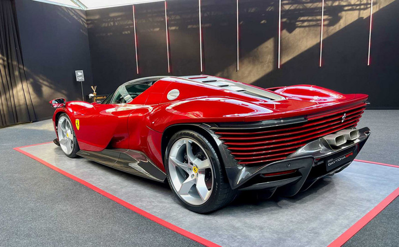 Η Ferrari παρουσίασε την Daytona SP3 με V12 κινητήρα 840 ίππων και κόστος 2 εκατομμύρια ευρώ