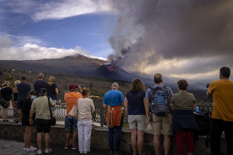 Ισπανία: Συρροή τουριστών στην Λα Πάλμα λόγω του ηφαιστείου