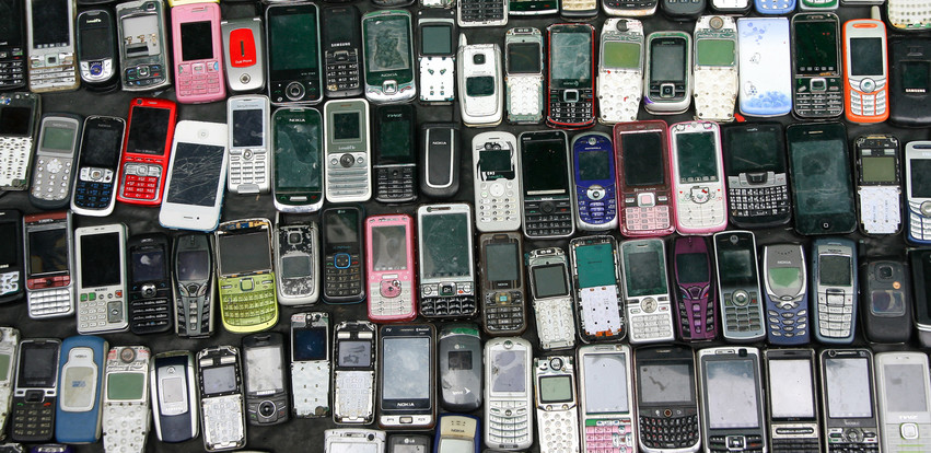 Πώς θα είναι, πλέον, η ζωή μας χωρίς smartphone; Περίπλοκη