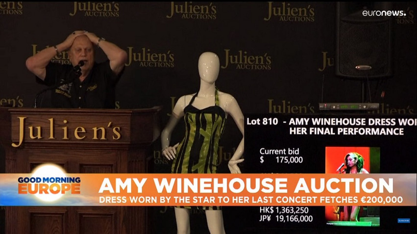 Έιμι Γουάινχαουζ: Το φόρεμα που φορούσε στην τελευταία συναυλία της πωλήθηκε για 243 χιλιάδες δολάρια