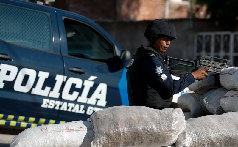 Δέκα πτώματα βρέθηκαν στο Μεξικό &#8211; Τα εννέα κρεμασμένα από γέφυρα