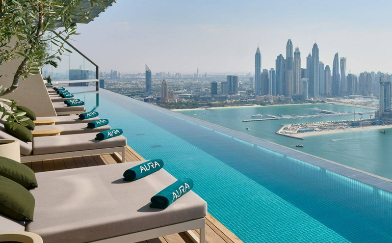 Ντουμπάι: Η υψηλότερη πισίνα υπερχείλισης 360 μοιρών στον κόσμο είναι πια γεγονός