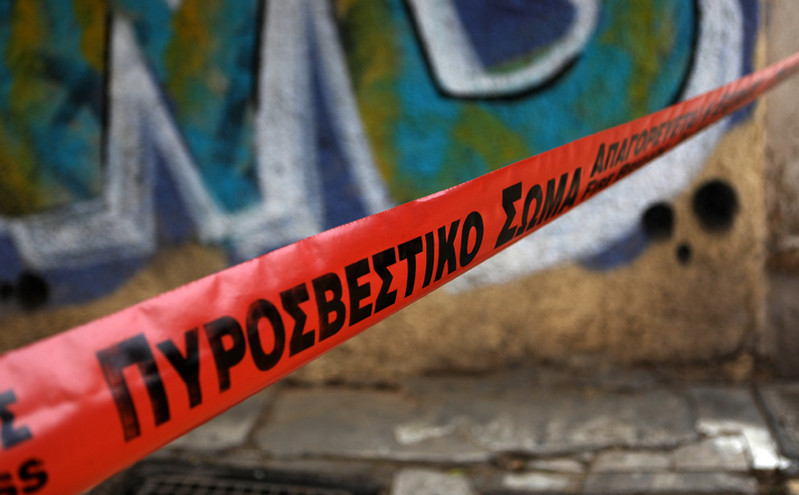 Υπό έλεγχο η φωτιά σε διαμέρισμα στο Περιστέρι &#8211; Απεγκλωβίστηκε άτομο μέσω του κλιμακοστασίου