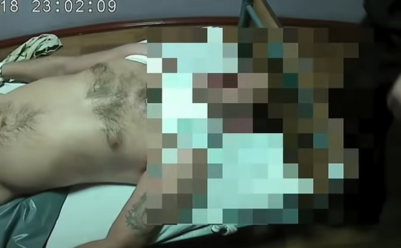 Νέες σοκαριστικές φωτογραφίες από το «θάλαμο βασανιστηρίων» σε φυλακές της Ρωσίας: Τους βίασαν και ούρησαν πάνω τους