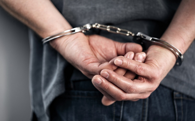 Γιάννενα: 17χρονος παρενόχλησε σεξουαλικά νεαρή &#8211; Συνελήφθη ο ίδιος και οι γονείς του