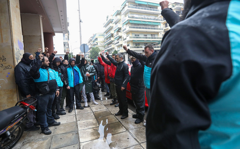 Τροχαίο με νεκρό ντελιβερά στη Θεσσαλονίκη: «Αθάνατος» φώναξαν οι συνάδελφοί του