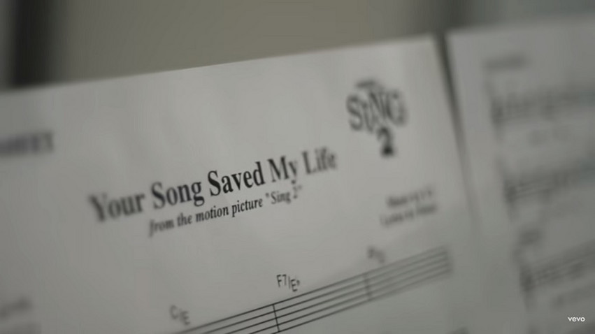 Ο Μπόνο εξήγησε πώς εμπνεύστηκε το νέο τραγούδι των U2 «Your Song Saved My Life»