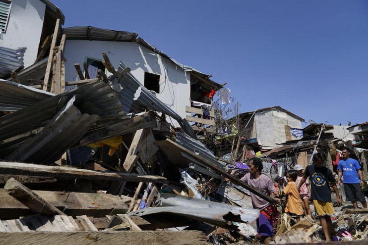 Φιλιππίνες: Τουλάχιστον 75 νεκροί από το πέρασμα του τυφώνα Ράι