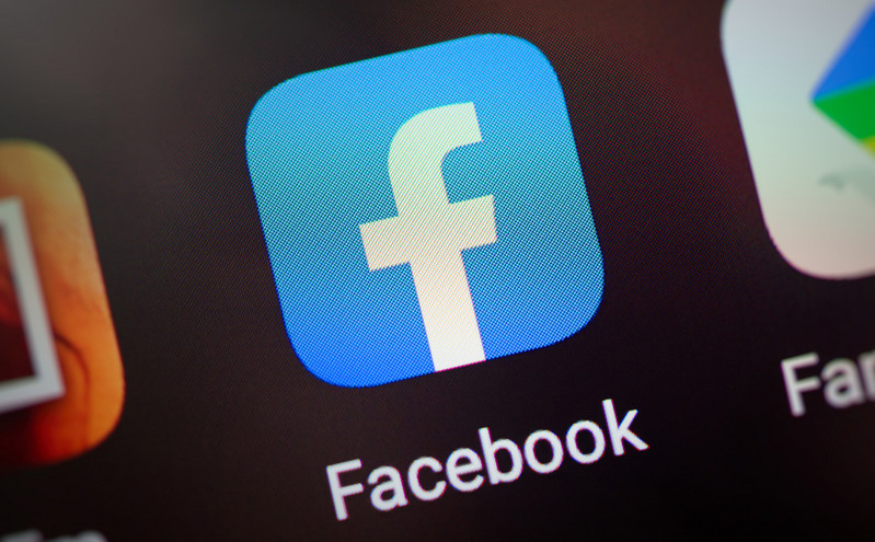 Ο Έλληνας&#8230; απατεώνας του Facebook: Πουλούσε έρωτα και άρπαξε 170.000 ευρώ