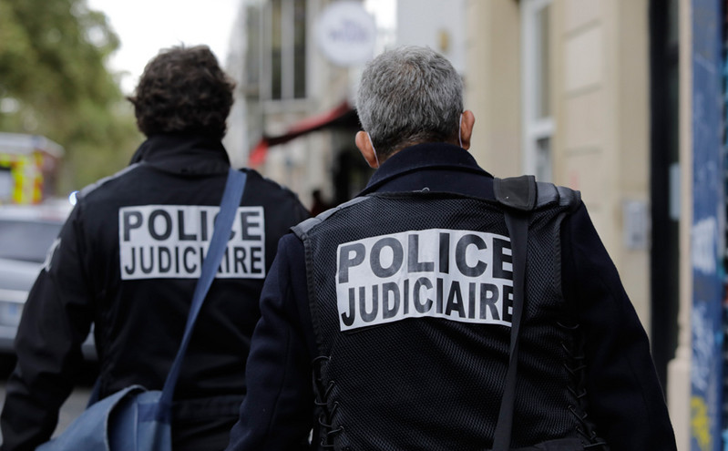 Γαλλία: Συνελήφθησαν δύο ύποπτοι που σχεδίαζαν επιθέσεις με μαχαίρια την περίοδο των Χριστουγέννων