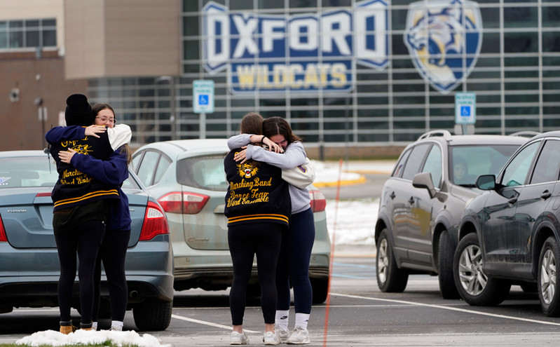 Πυροβολισμοί στο Μίσιγκαν: Πέθανε και τέταρτος μαθητής &#8211; Έρευνα για «προειδοποιητικά σημάδια» στα social media