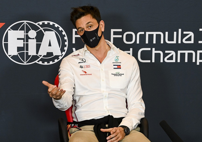 Formula 1: Άδικο όσο και το «Χέρι του Θεού», λέει ο Τότο Βολφ για το χαμένο πρωτάθλημα του Λιούις Χάμιλτον