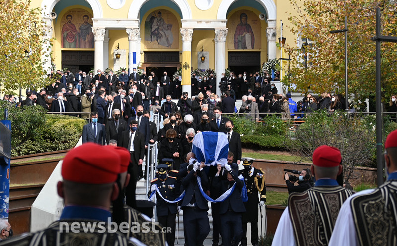 Κάρολος Παπούλιας: Με τιμές αρχηγού κράτους η κηδεία – Τον αποχαιρέτησε σχεδόν όλη η πολιτική ηγεσία