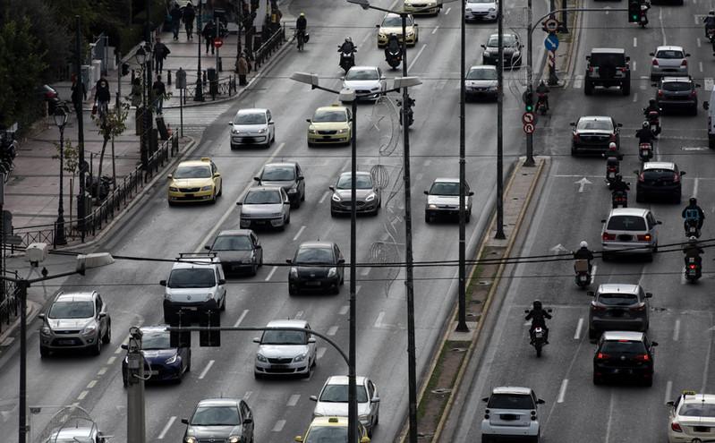Κίνηση τώρα: Σε ποιους δρόμους είναι αυξημένη, καθυστερήσεις στην Αττική Οδό
