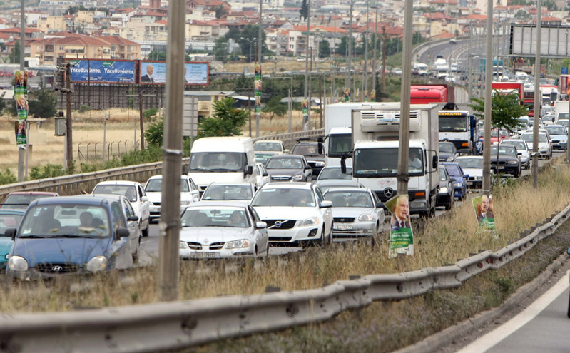 Θεσσαλονίκη: Καραμπόλα 4 οχημάτων στην Περιφερειακή