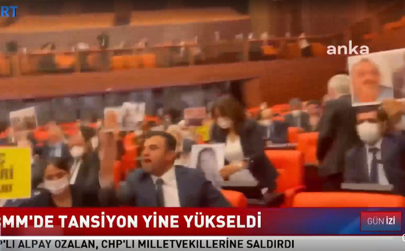 Χάος στην τουρκική Βουλή &#8211; Για δεύτερη ημέρα πιάστηκαν στα χέρια