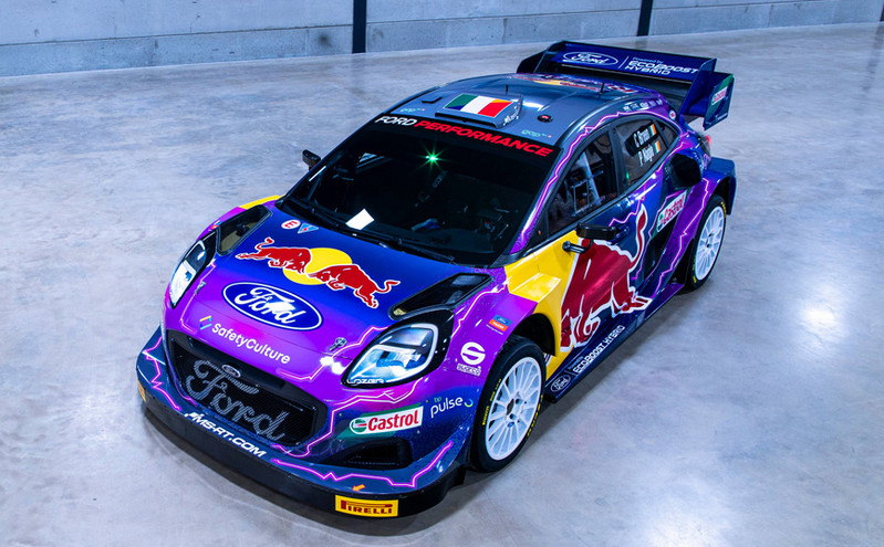 Το Ford Puma Hybrid Rally1 έχει εντυπωσιακή εμφάνιση και τον 9 φορές πρωταθλητή WRC SébastienLoeb στο πηδάλιο