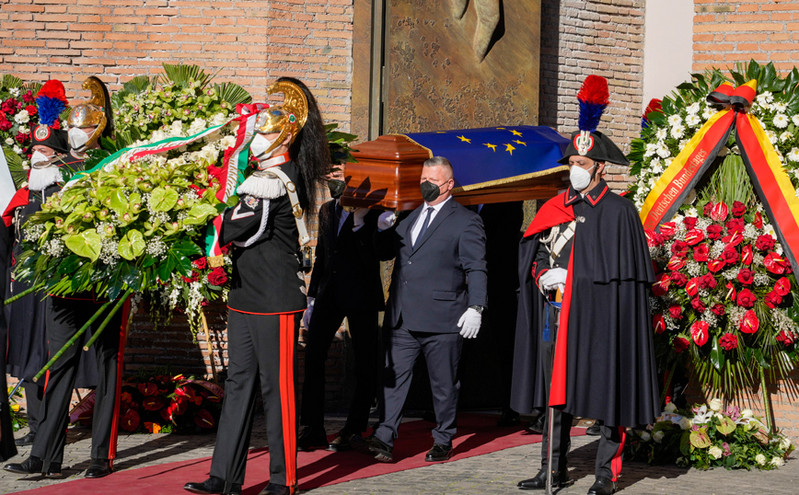 Παρουσία αρχηγών κρατών και κυβερνήσεων η κηδεία του Νταβίντ Σασόλι &#8211; Παρούσα η Κατερίνα Σακελλαροπούλου