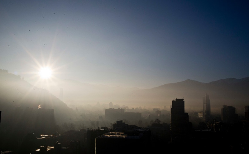Κορονοϊός: Πόσο αυξάνονται τα κρούσματα λόγω ατμοσφαιρικής ρύπανσης &#8211; Τι δείχνει νέα έρευνα