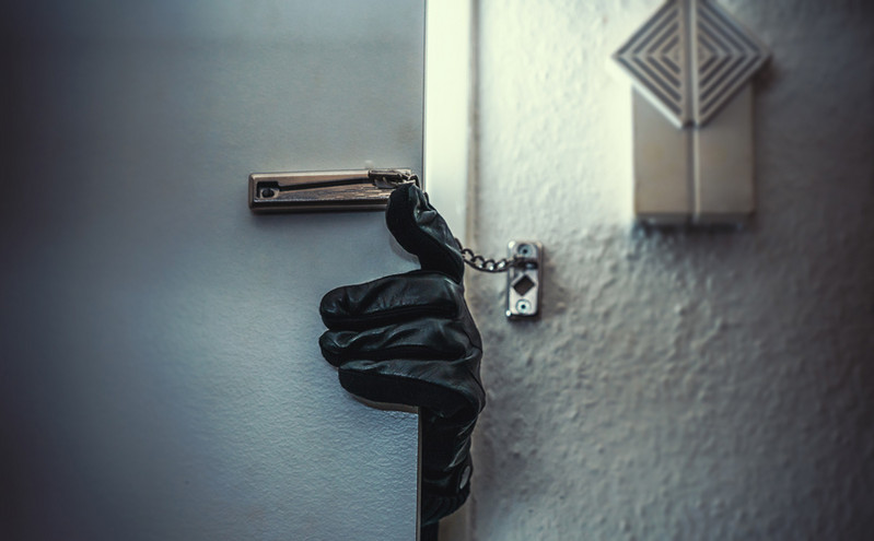 Ένοικοι πολυκατοικίας… συνέλαβαν διαρρήκτη με κλειδί «πασπαρτού» ανά χείρας