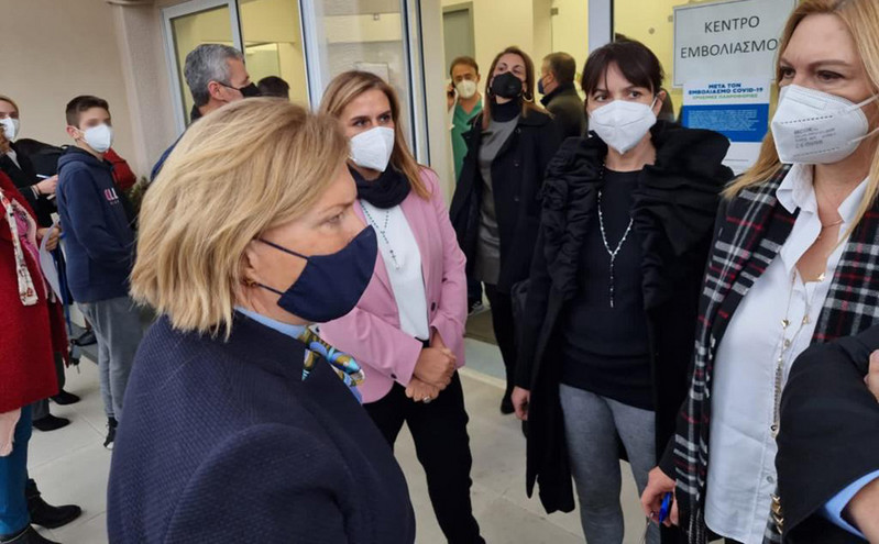 Επίσκεψη Γκάγκα στο Παίδων Πεντέλης- Για πρώτη φορά mega εμβολιαστικό κέντρο σε νοσοκομείο