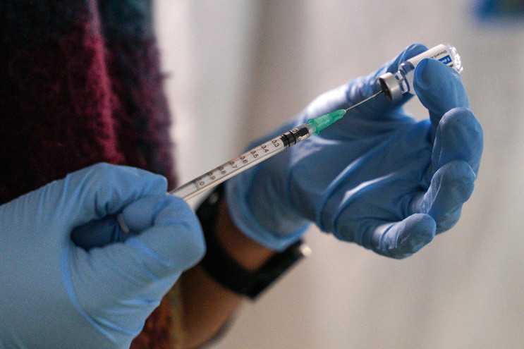 Το ΣτΕ αποφασίζει για το πρόστιμο των 100 ευρώ στους ανεμβολίαστους άνω των 60