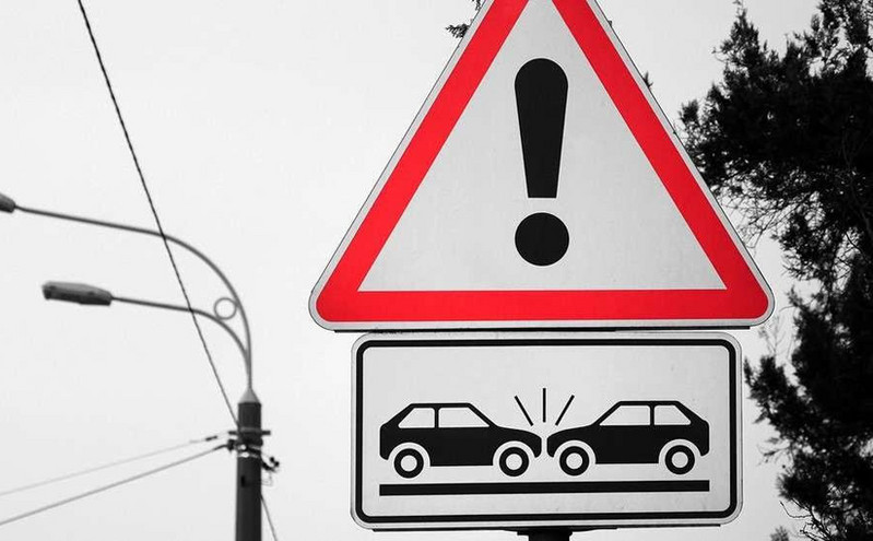 Πότε καταγράφονται τα περισσότερα ατυχήματα στον δρόμο: Οι πιο «επικίνδυνες» μέρες και ώρες