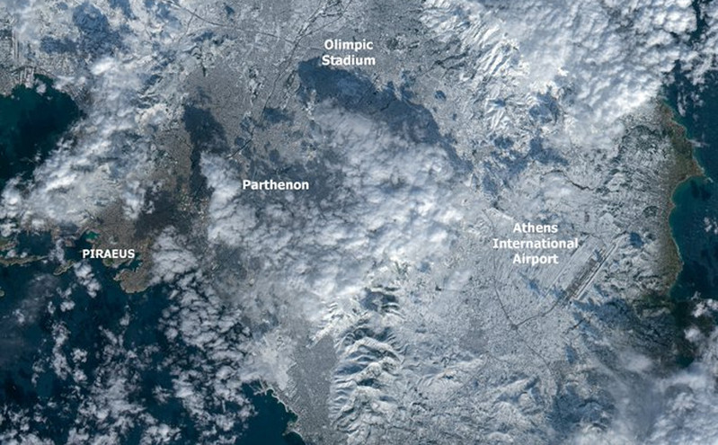 Εικόνα από την χιονισμένη Αθήνα από το διάστημα